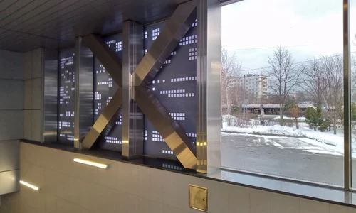 Порталы, колонны и связи станций метро Московского метрополитена нержавеющей сталью